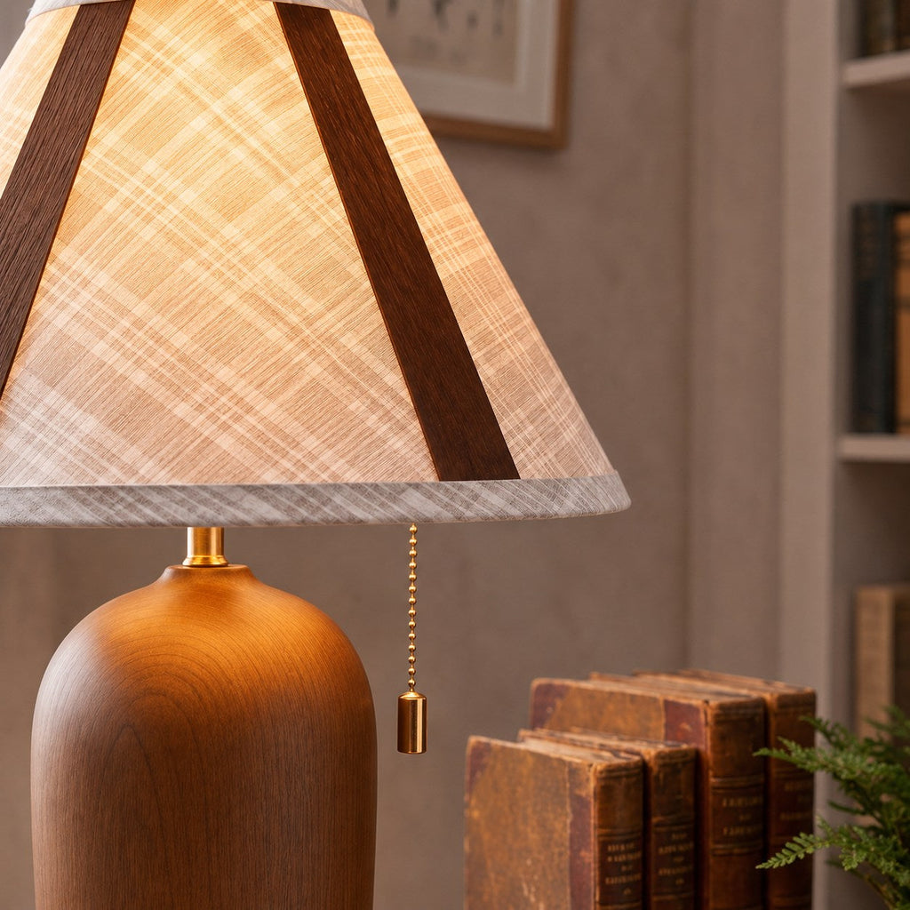 Verstellbare LED-Tischleuchte aus Holz – zeitgemäßes Design für die Schreibtischbeleuchtung