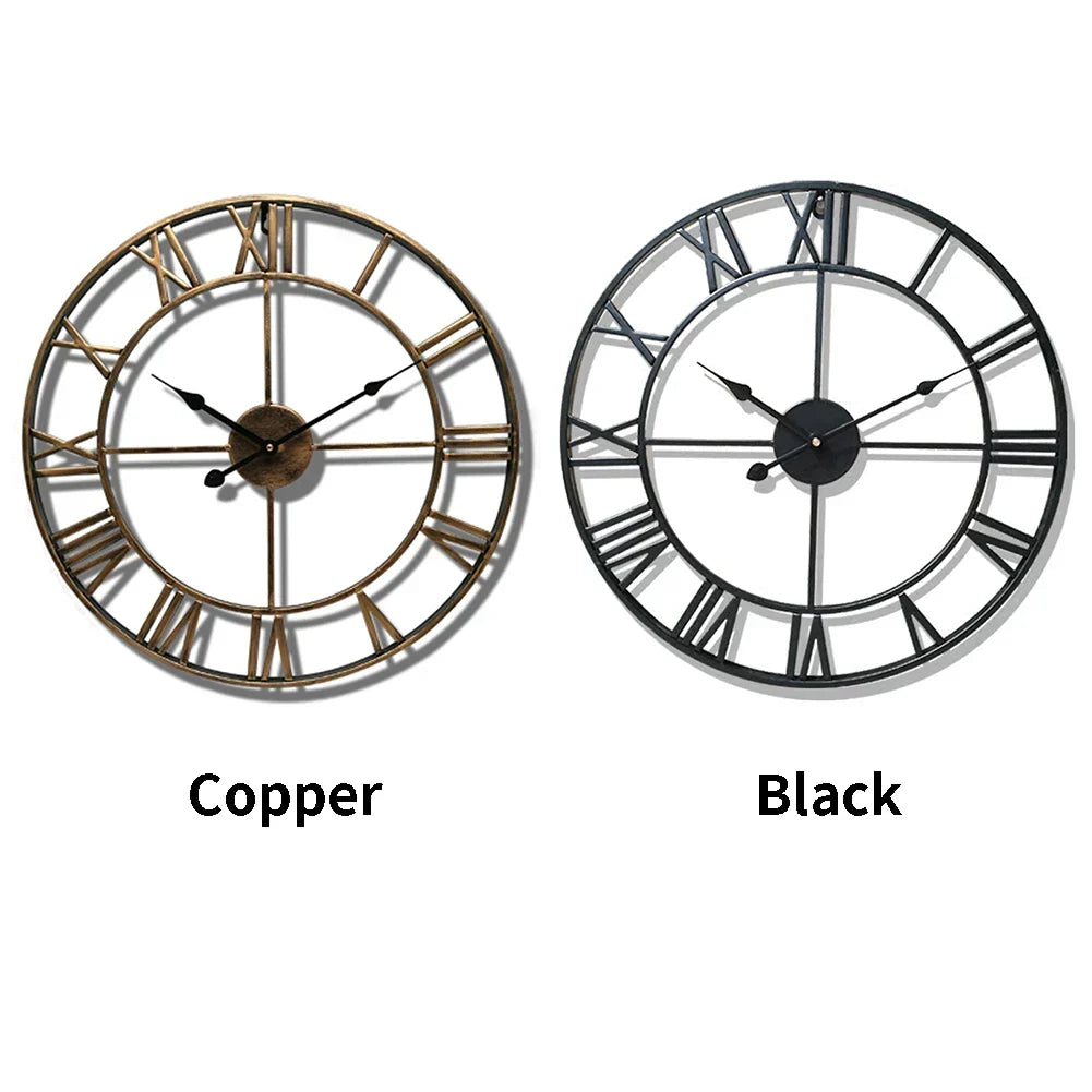 Reloj metálico vintage con números romanos