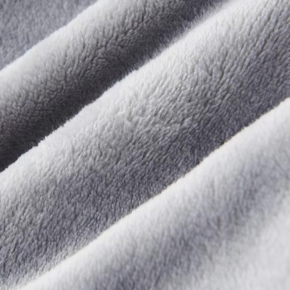 Kuscheliger Fleece-Bademantel mit legerem Schnitt – Kontrastierende Kanten