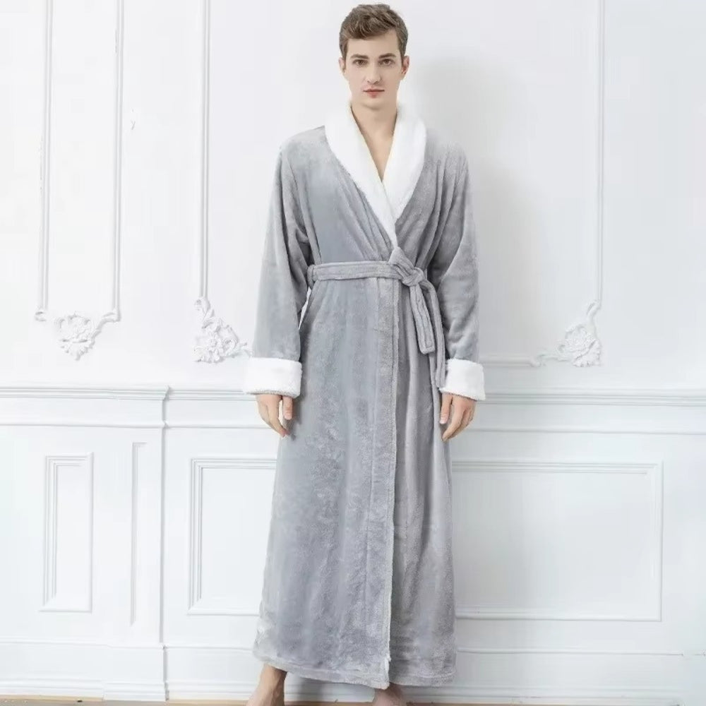 Kuscheliger Fleece-Bademantel mit legerem Schnitt – Kontrastierende Kanten