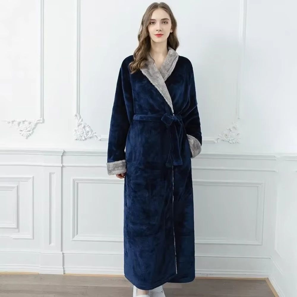 Kuscheliger Fleece-Bademantel mit legerem Schnitt – Kontrastierende Kanten
