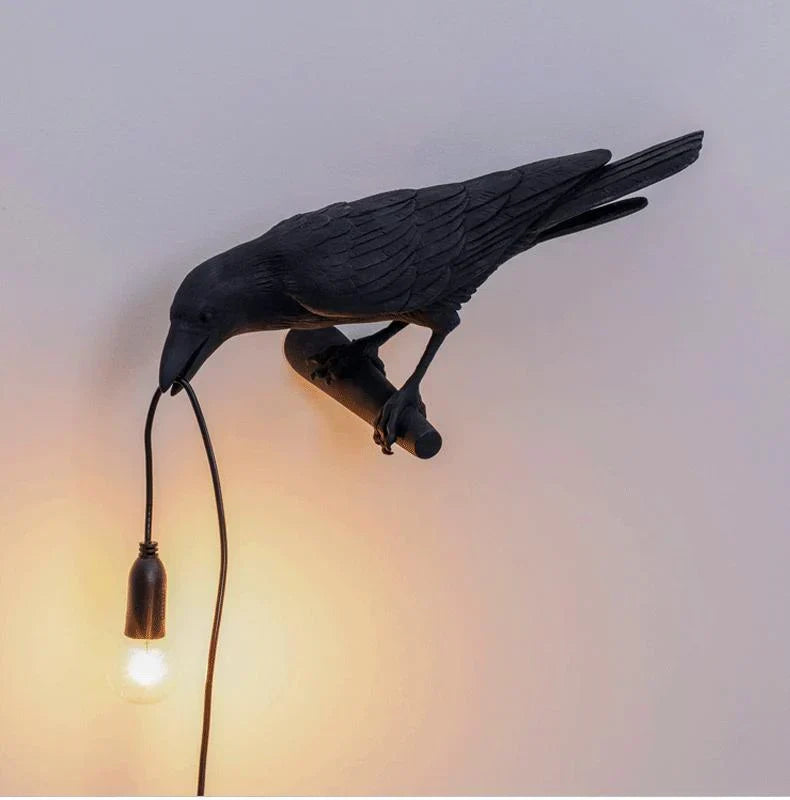 Lámpara de pared Raven — escultura de ave a tamaño real, luces cálidas de hadas