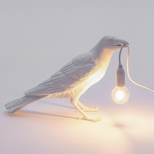 Lámpara de pared Raven — escultura de ave a tamaño real, luces cálidas de hadas