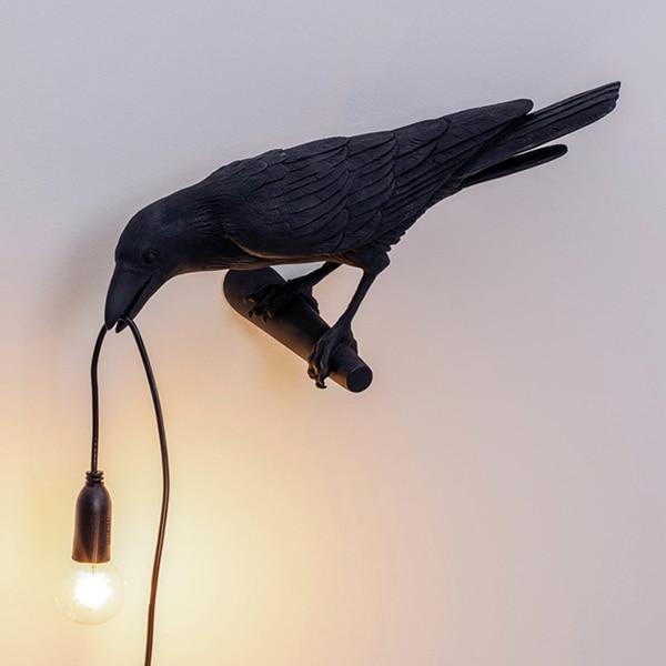 Lámpara de pared Raven — escultura de ave a tamaño real, luces cálidas de hadas