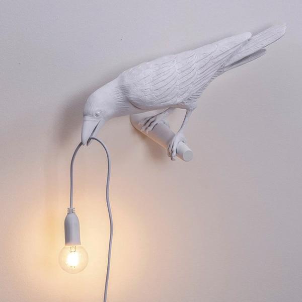 Lámpara de pared Raven — escultura de ave a tamaño real, luces cálidas de hadas