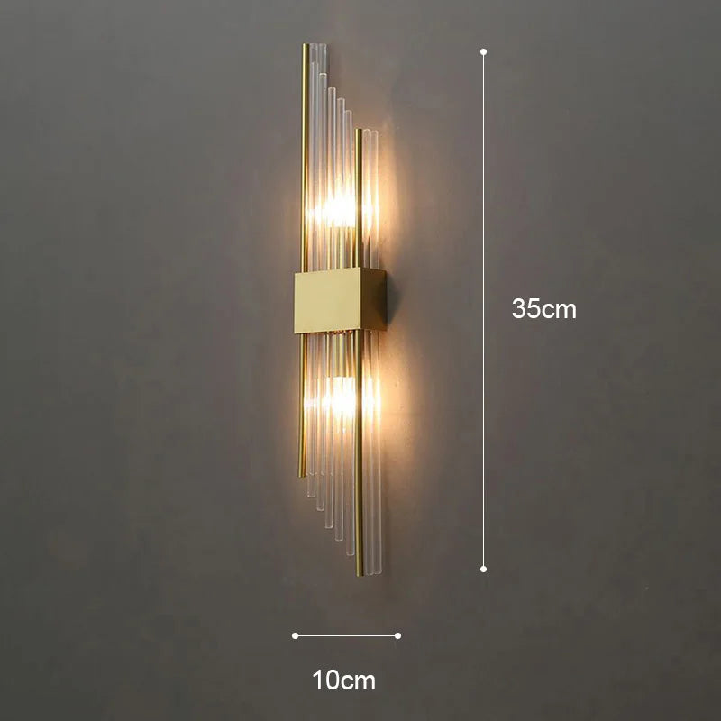 Applique murale LED élégante Garduru — finition or luxueuse, design profilé et galbé