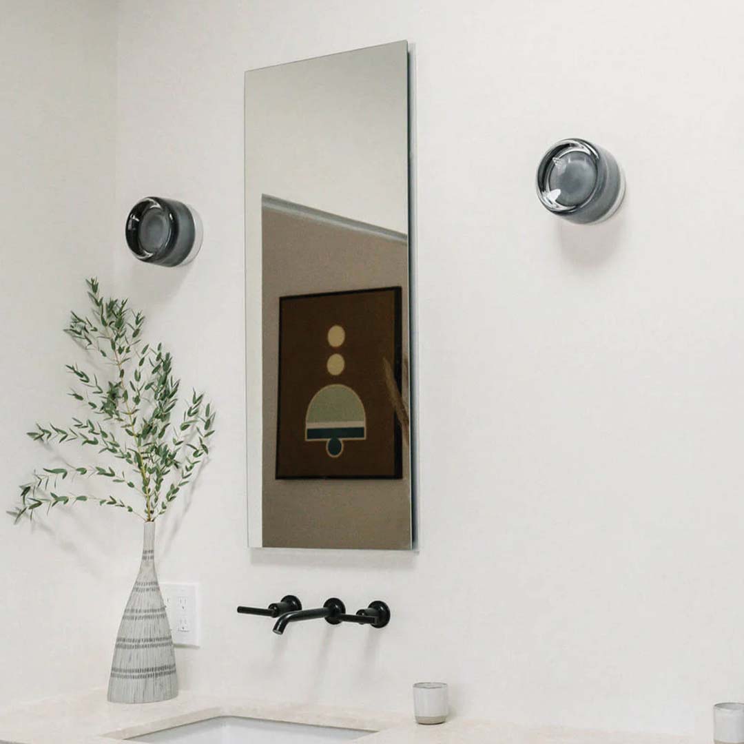 Lámpara de pared LumièreLux con relieve — estructura metálica moderna y pantalla de vidrio