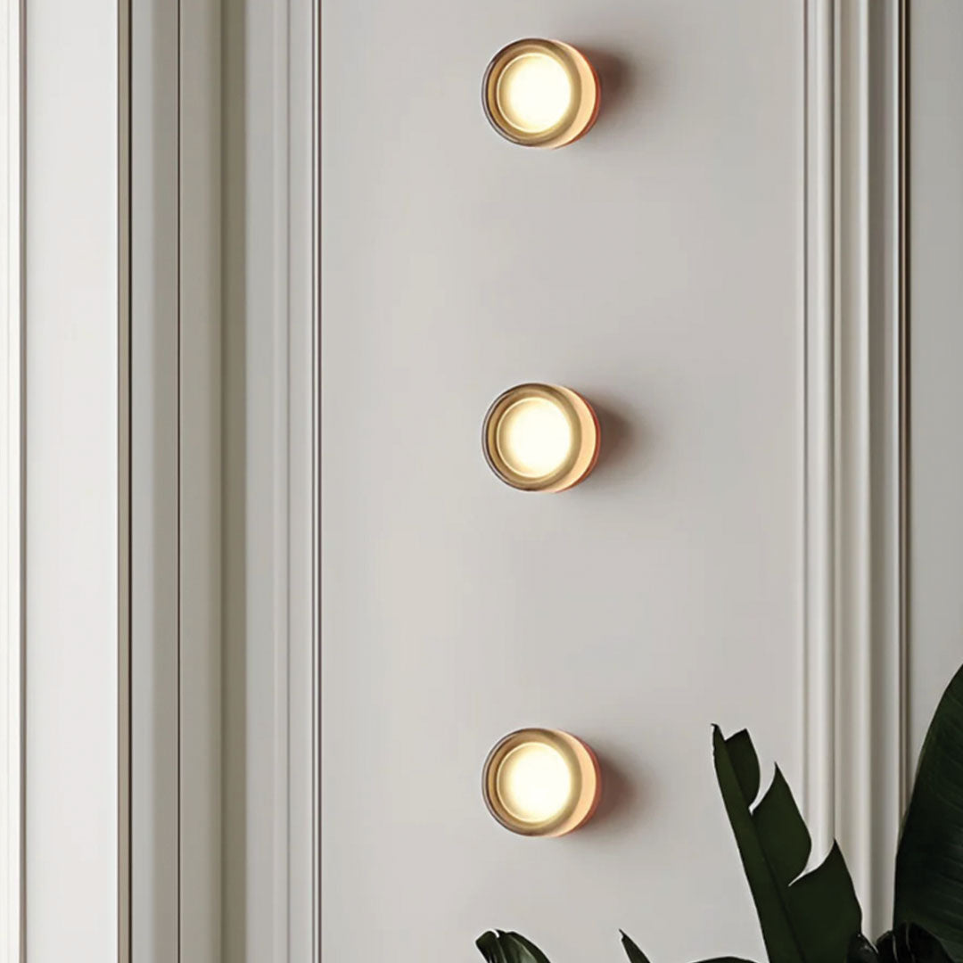 Lámpara de pared LumièreLux con relieve — estructura metálica moderna y pantalla de vidrio
