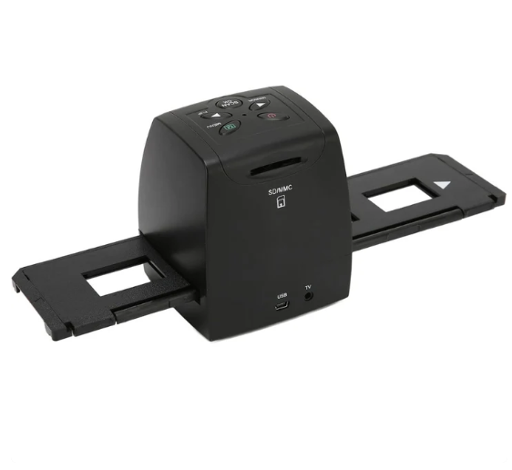 35mm skener diapozitivů — samostatná funkce, integrovaný LCD náhled, slot na SD kartu