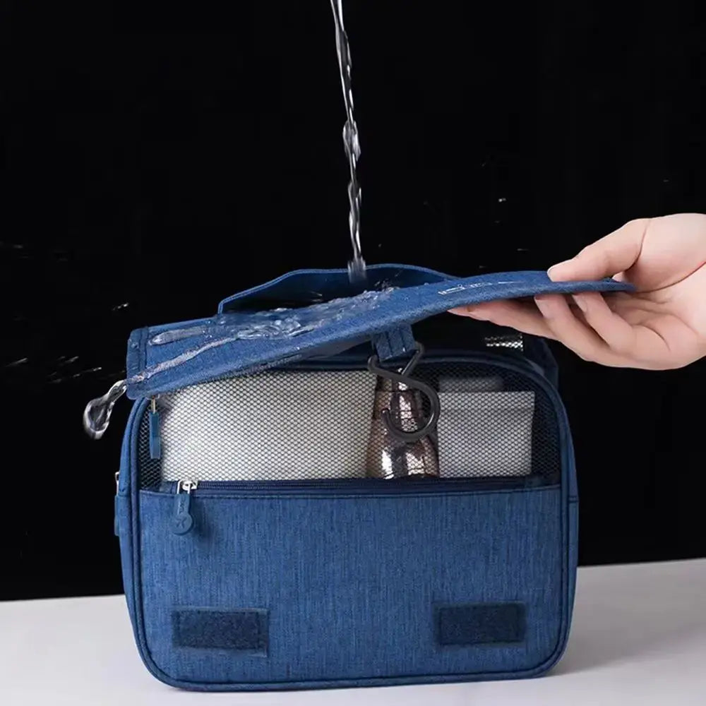 CompactCare faltbare Kulturtasche – wasserabweisend und mit Haken zum Aufhängen