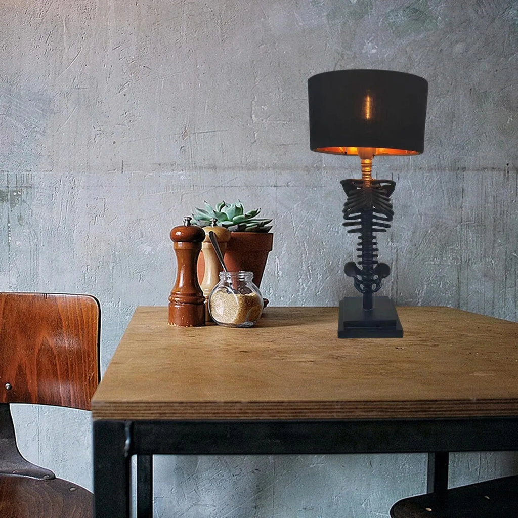 Candeeiro de mesa gótico de esqueleto feito à mão — alimentação por USB, altura total de 35cm