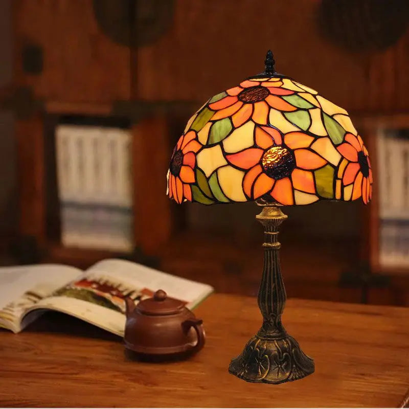 Lampada da scrivania Tiffany — Vetro colorato fatto a mano, base LED E27
