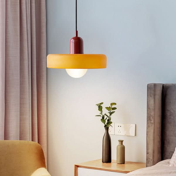 Lampa wisząca Bauhaus — kolorowy szklany klosz, regulowane zawieszenie