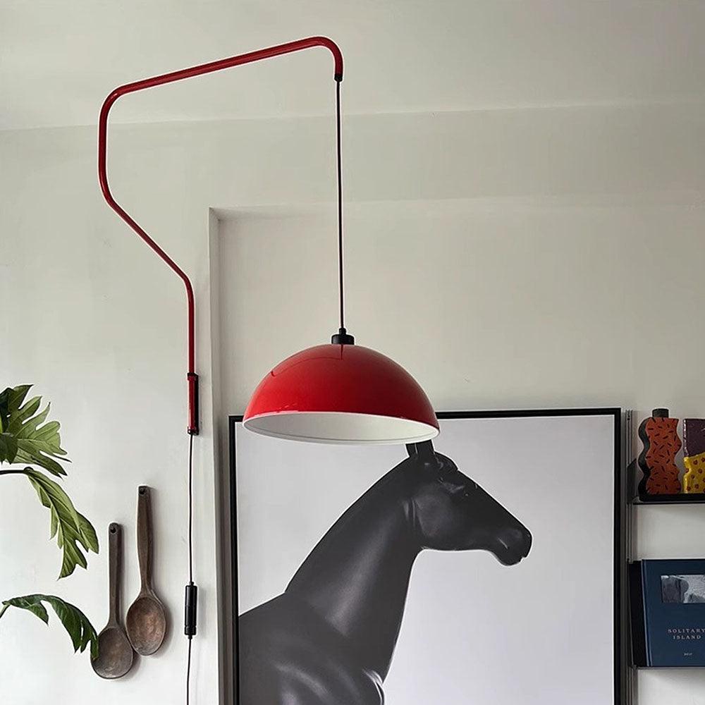 Nordisk kreativ rød vegglampe med svingarm til stuen | boxzora