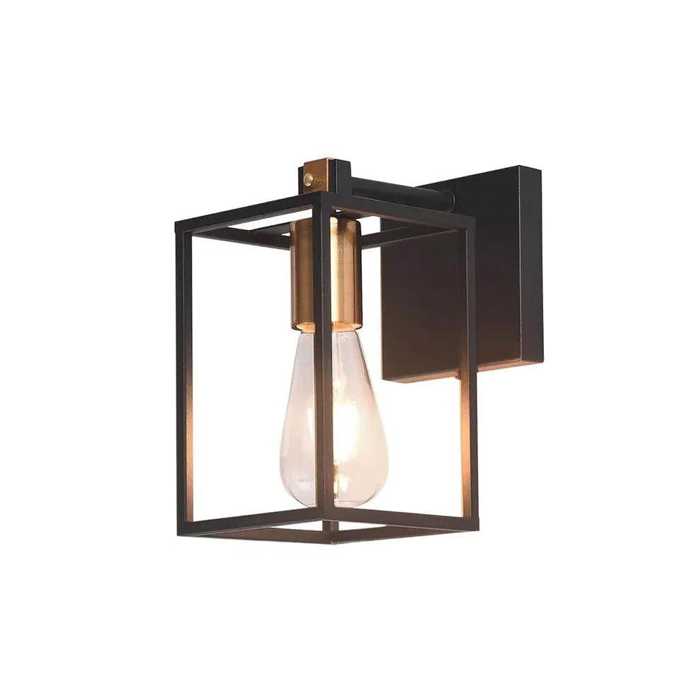 Minimalistyczna czarna żelazna lampa ścienna nad lustro łazienkowe | boxzora