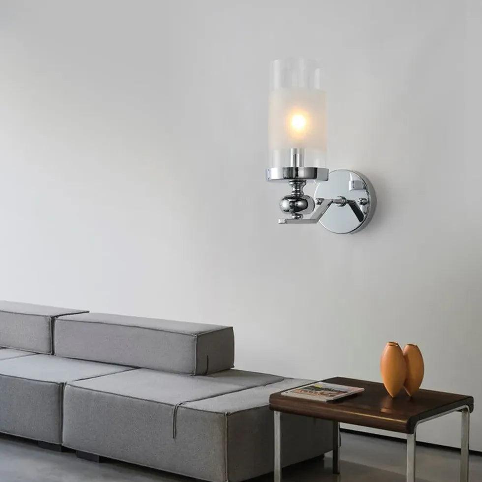 Moderne vegglamper i jern og glass med lysestakedesign til stuen | boxzora