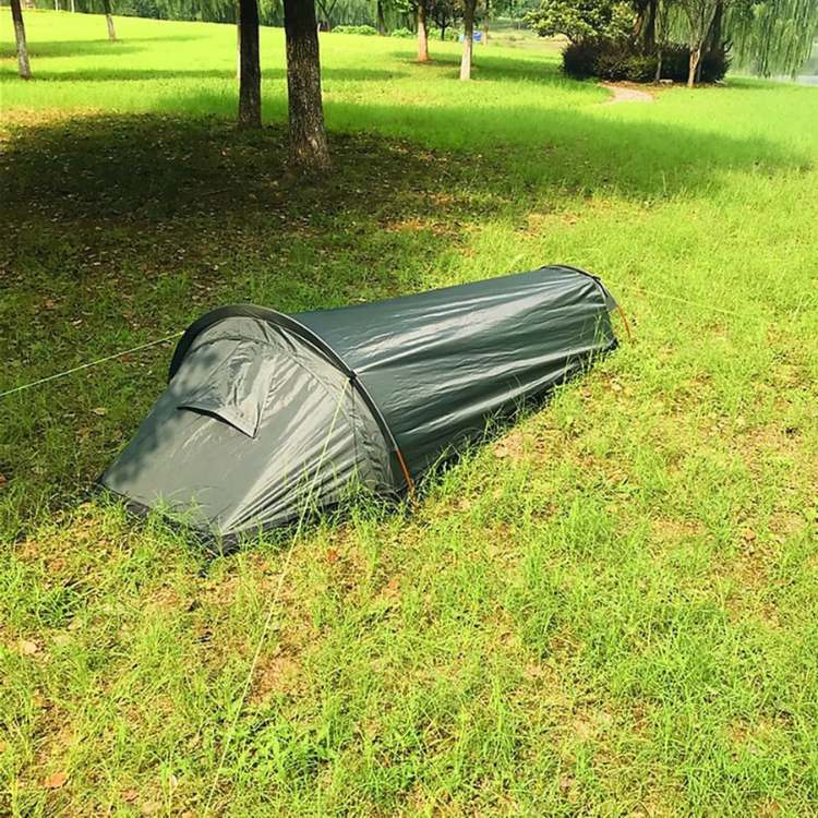 Tienda de campaña ultraligera para una persona — Diseño impermeable y resistente al viento, 690 g (24.3oz)