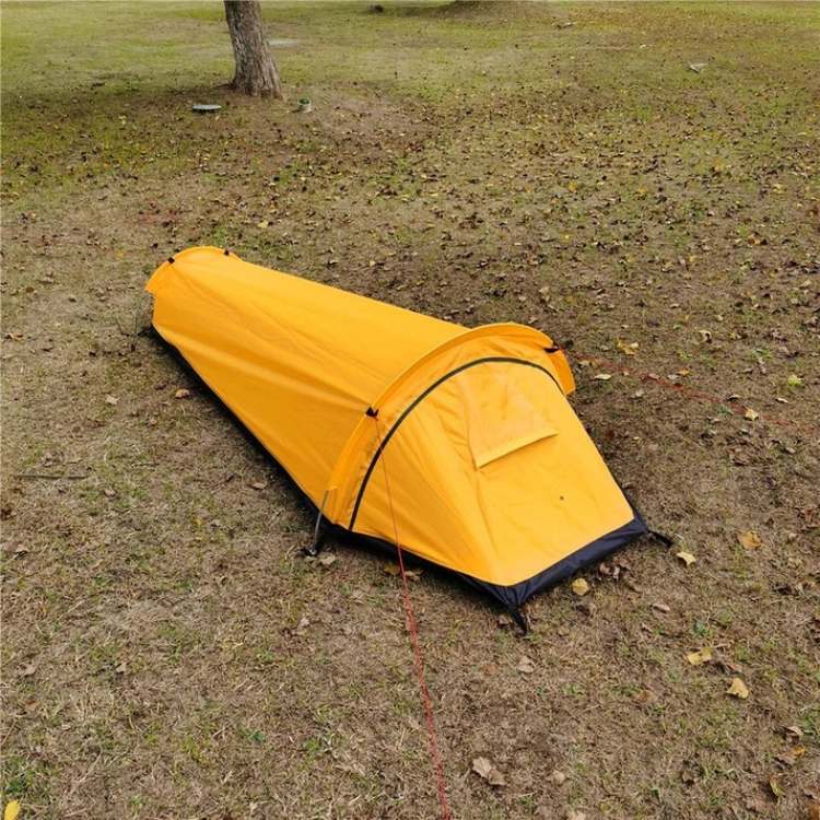 Tienda de campaña ultraligera para una persona — Diseño impermeable y resistente al viento, 690 g (24.3oz)