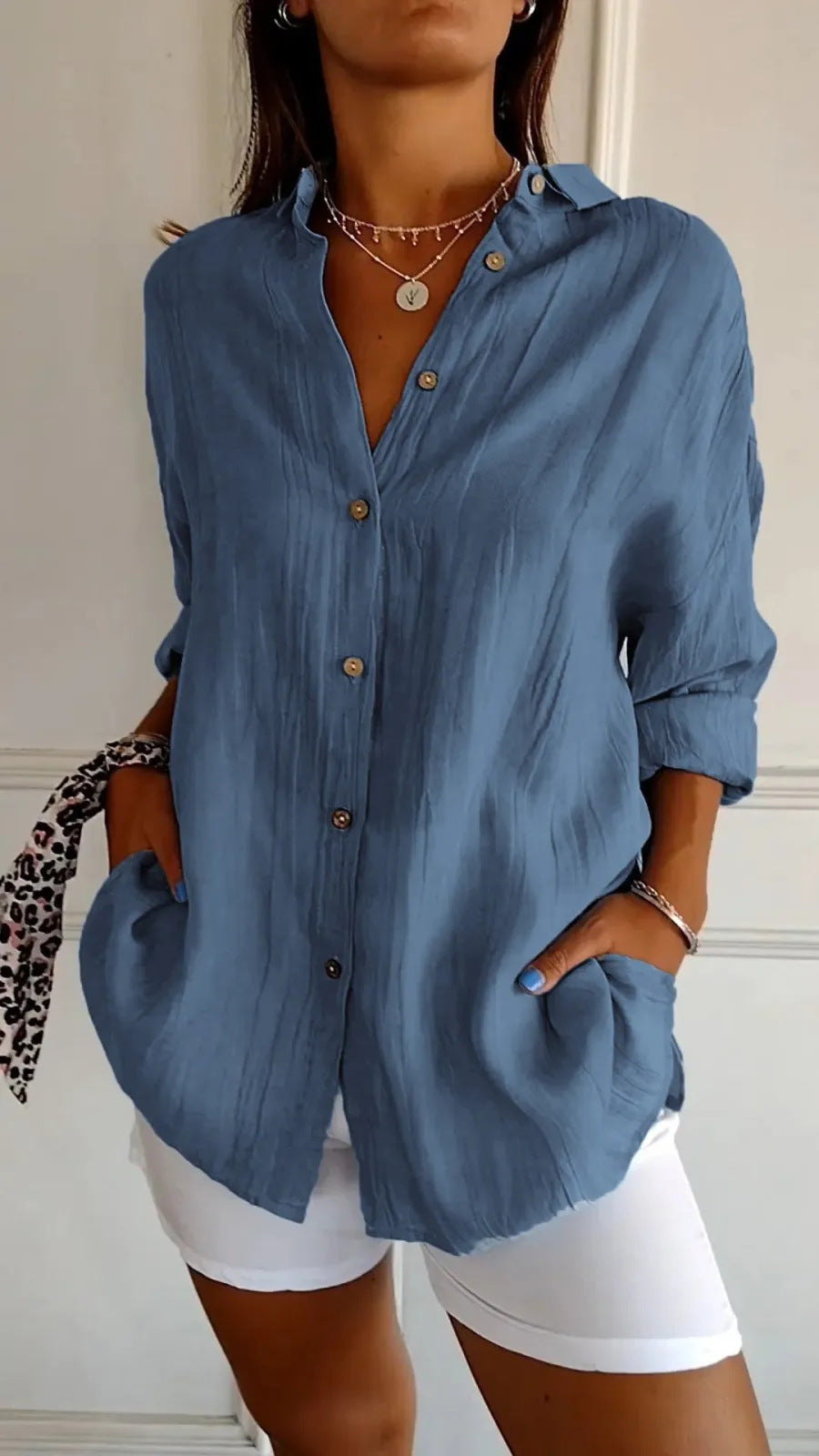 Chemise longue plissée à col cranté