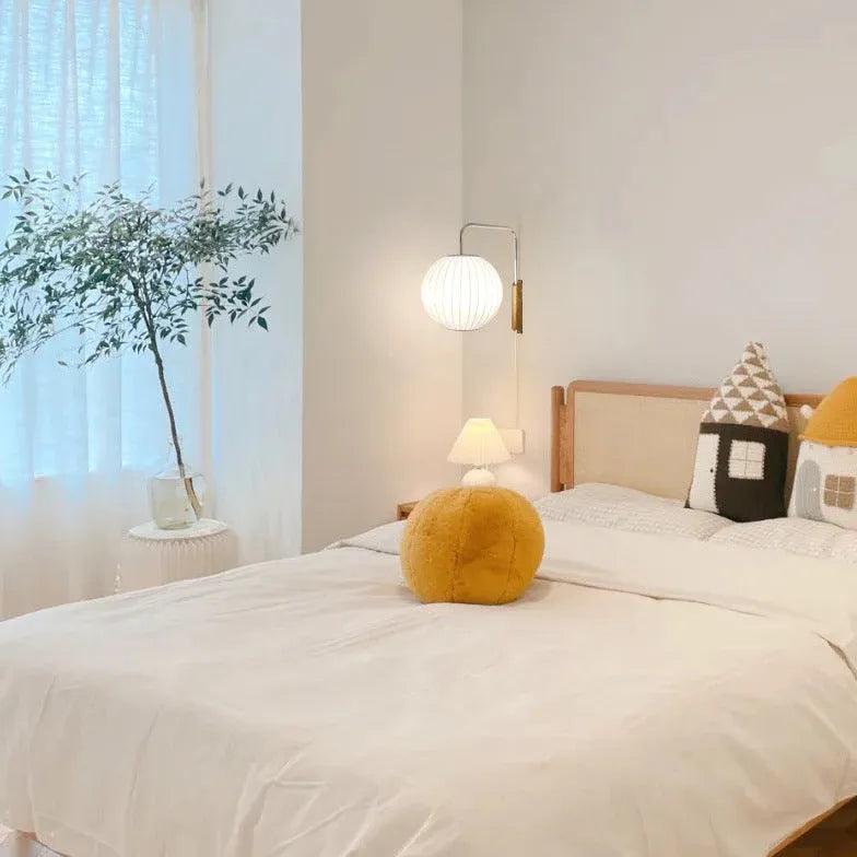 Rund vit japansk vägglampa i tyg med LED för sovrummet | boxzora