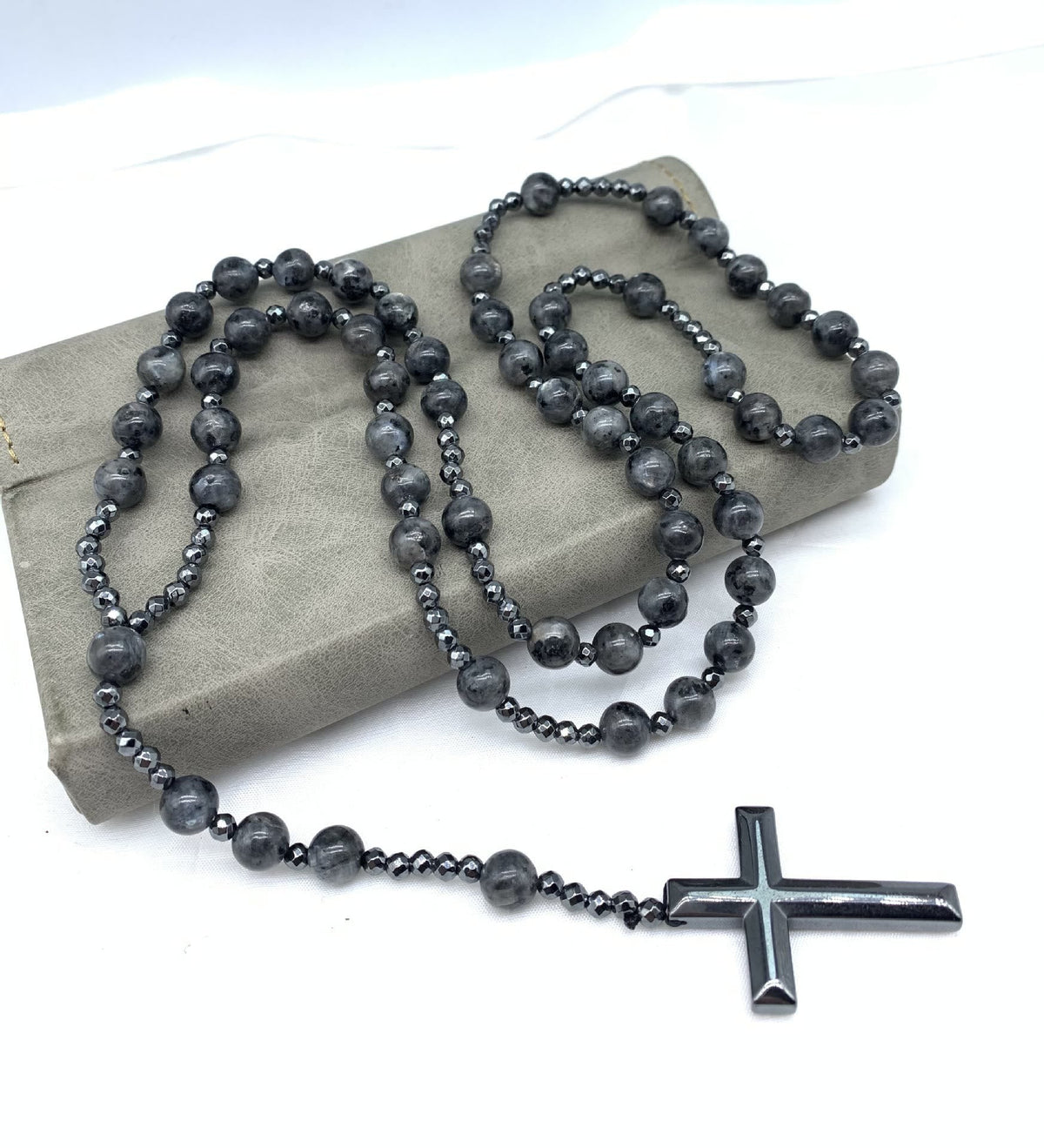 Collana con rosario da uomo Orion — Catena con perle a forma di croce in occhio di tigre e lapislazzuli