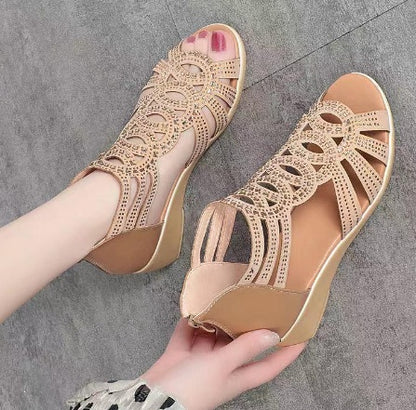 Sandales compensées chic