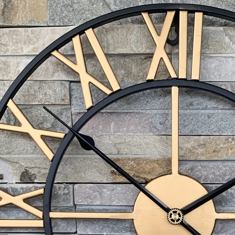 Orologio da parete vintage elegante — Cornice decorativa classica