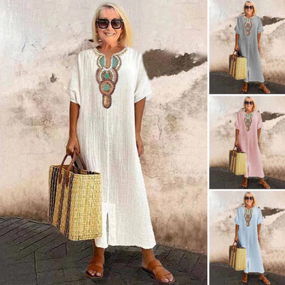 Robe été en lin brodé fendue