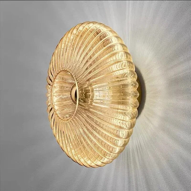 NimbusFlux-Wandlampe aus Glas – wellenförmiger Glasschirm, atmosphärisches Licht