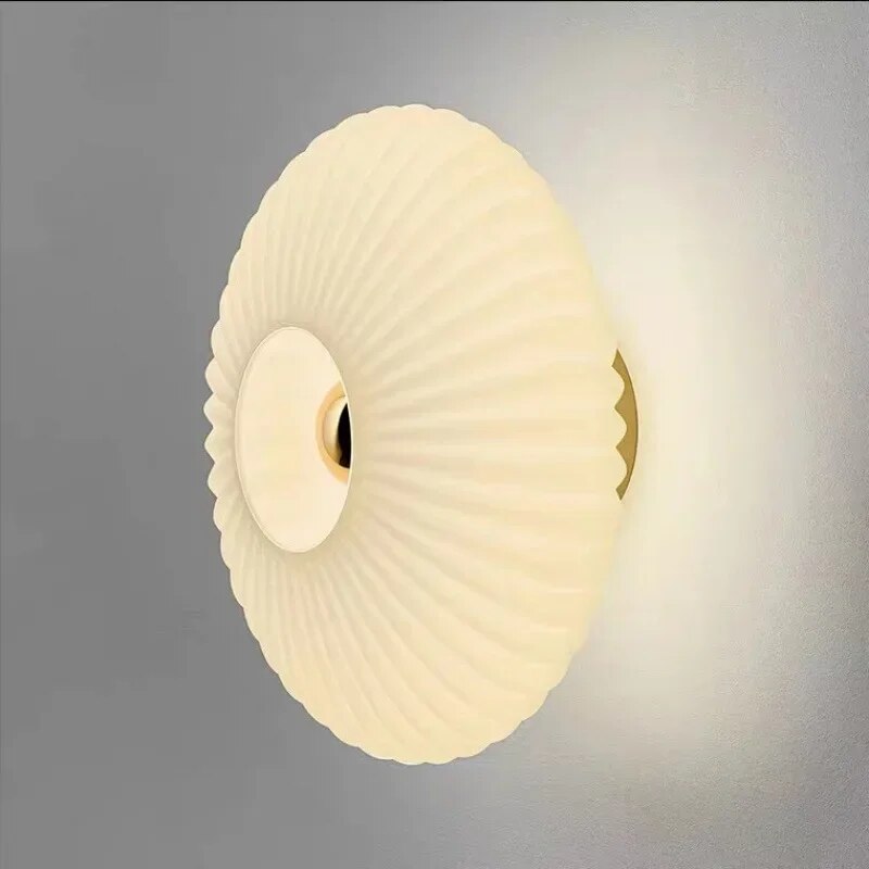 NimbusFlux-Wandlampe aus Glas – wellenförmiger Glasschirm, atmosphärisches Licht