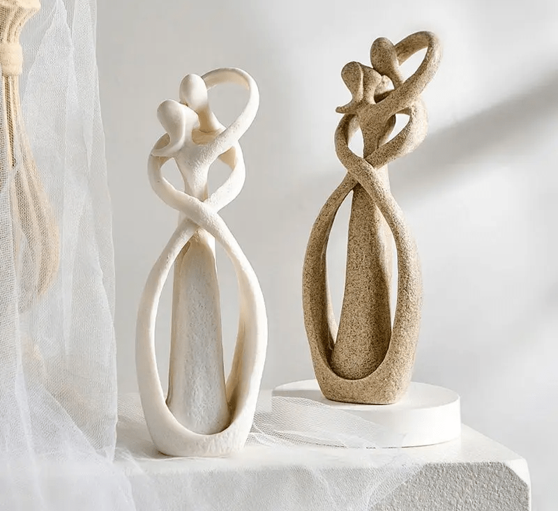 Escultura abstrata Abraço eterno — peça de arte decorativa elegante