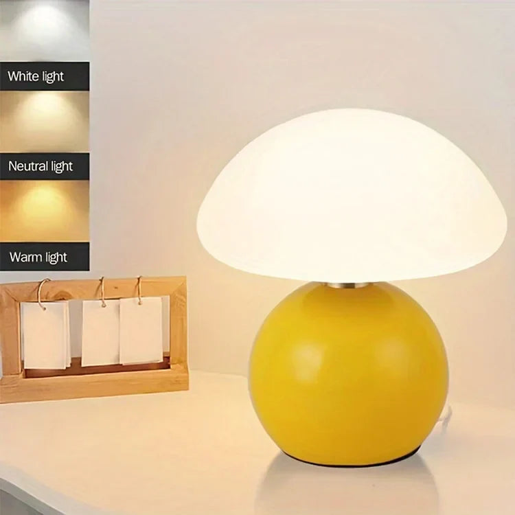 Francuska lampa stołowa w kształcie kremowego grzyba — rzeźbiarski design Bauhausu