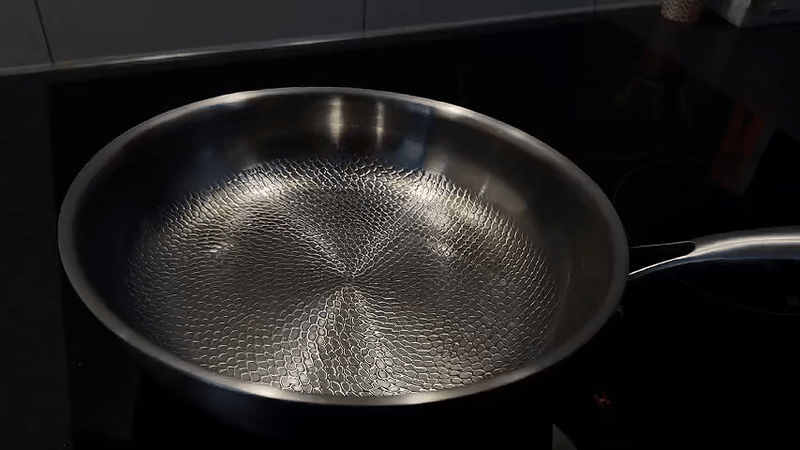 PREMIUM PAN — Titanium kookgerei zonder coating, geschikt voor alle kookplaten, gelijkmatige warmteverdeling