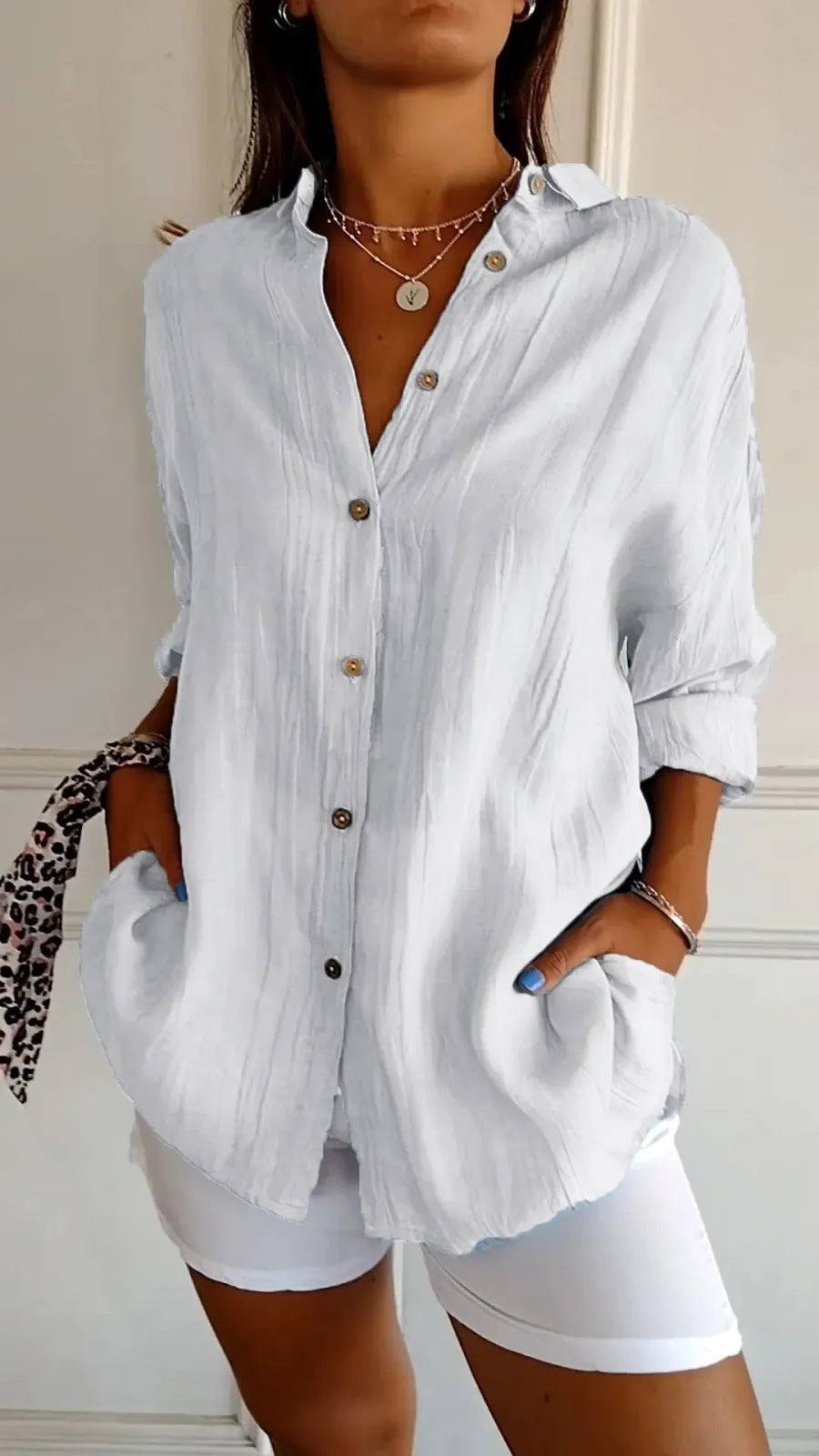 Chemise longue plissée à col cranté