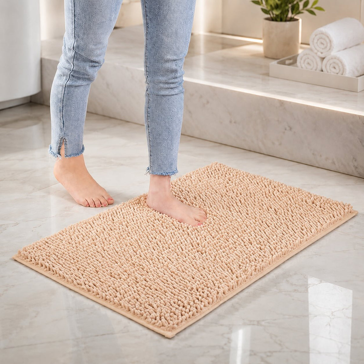 Alfombrilla de baño moderna de chenilla — acolchado de espuma viscoelástica, base antideslizante, superficie ultraabsorbente