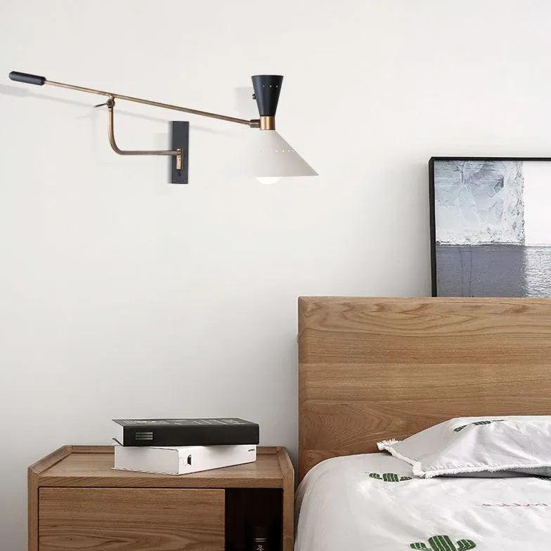 Nordisk vegglampe i metall med lang arm til soverommet | boxzora