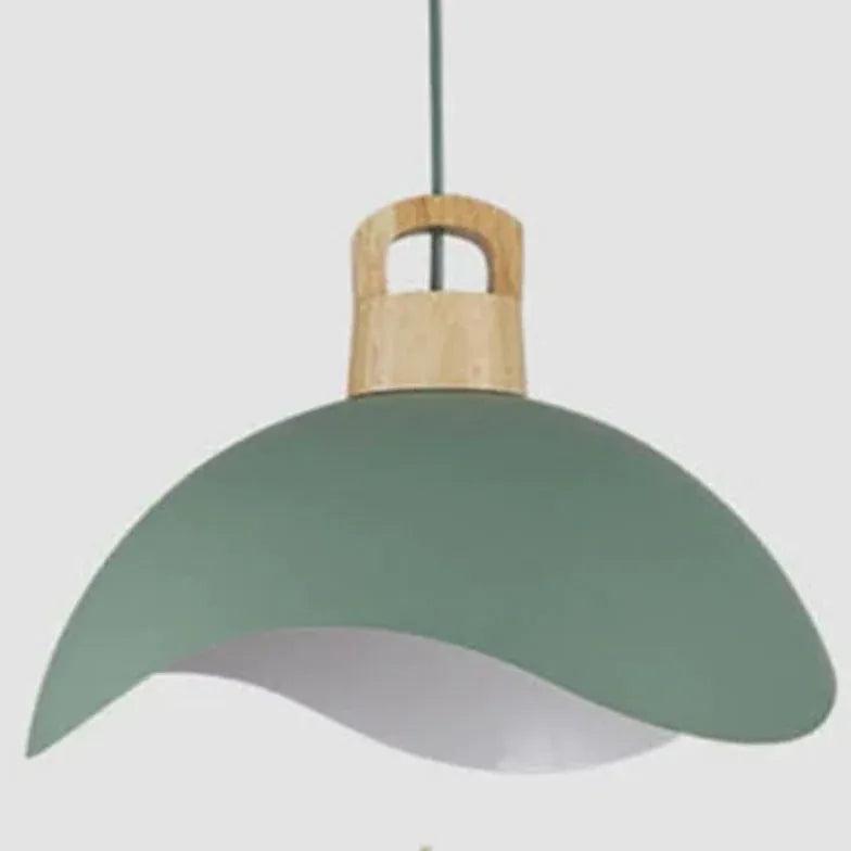 Houten hanglamp met macaronvormige bloemblaadjes voor de eetkamer | boxzora