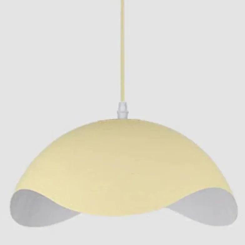 Houten hanglamp met macaronvormige bloemblaadjes voor de eetkamer | boxzora