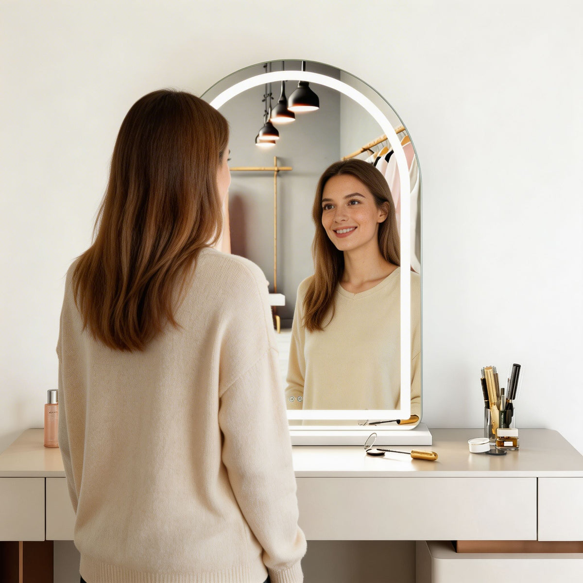 Specchio da trucco illuminato Luna Arch - base stabile in vetro, illuminazione LED regolabile