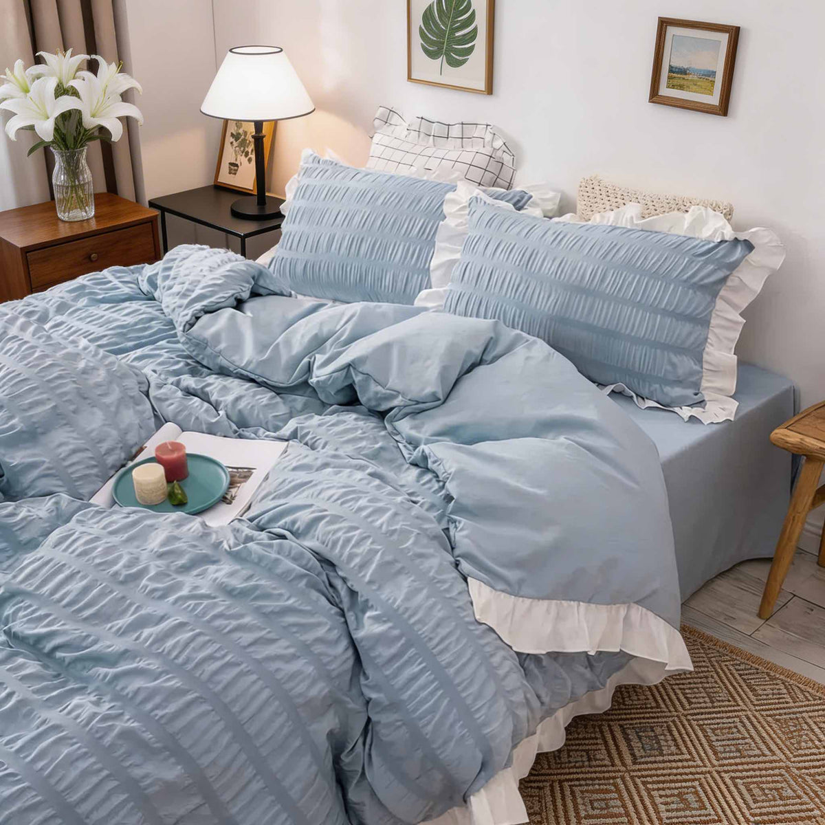 Set di biancheria da letto moderno a coste — copripiumino, lenzuolo piano e federe