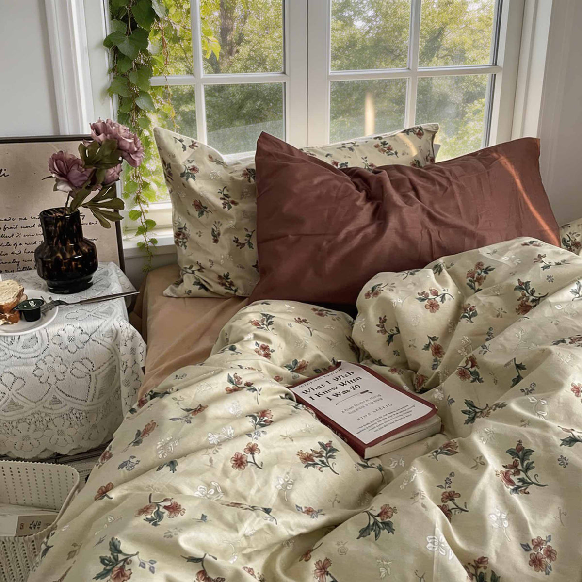 Set di biancheria da letto vintage con motivo floreale — copripiumini, lenzuolo piano e federe