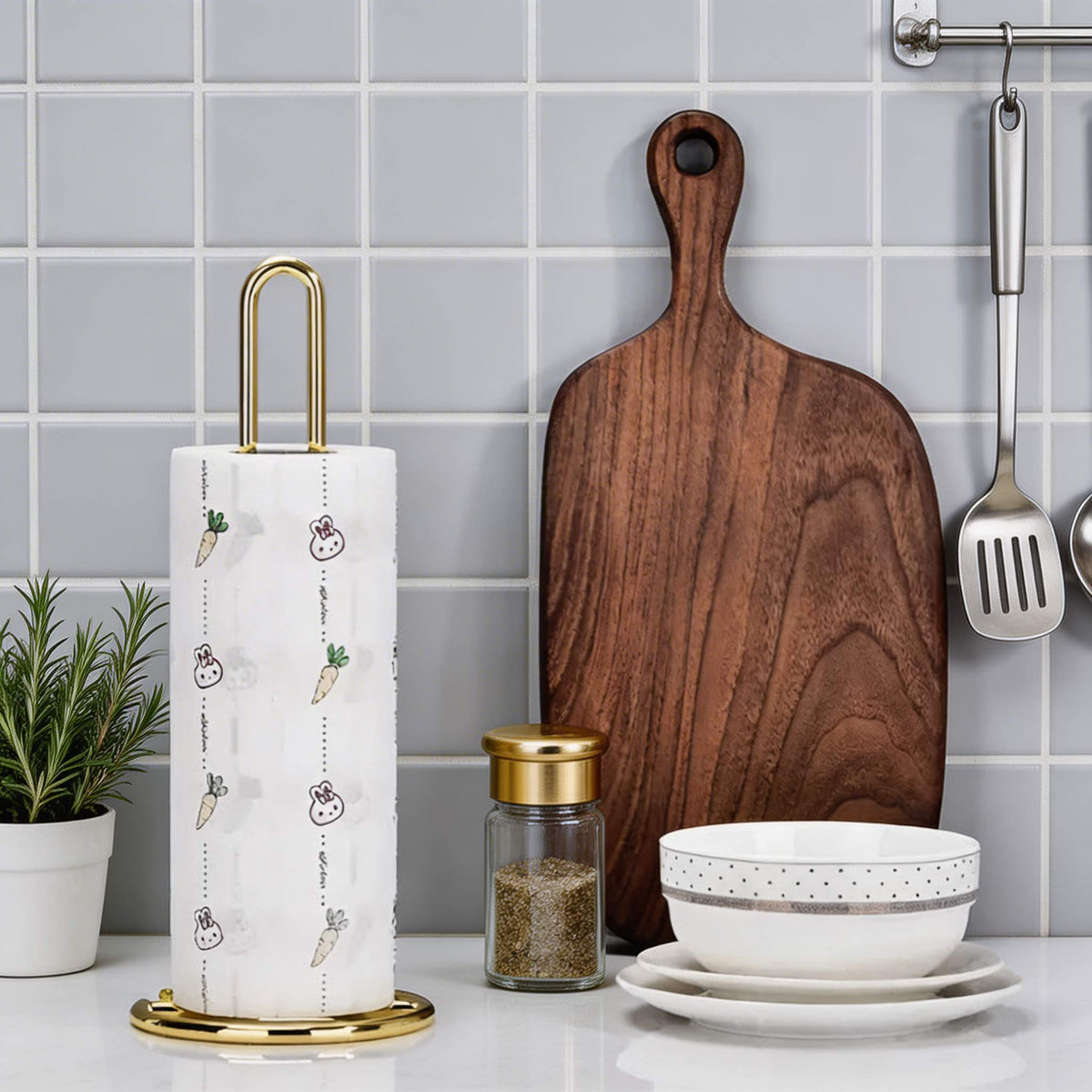 Moderne fritstående toiletpapirholder — robust design i jern, tung base, åben konstruktion
