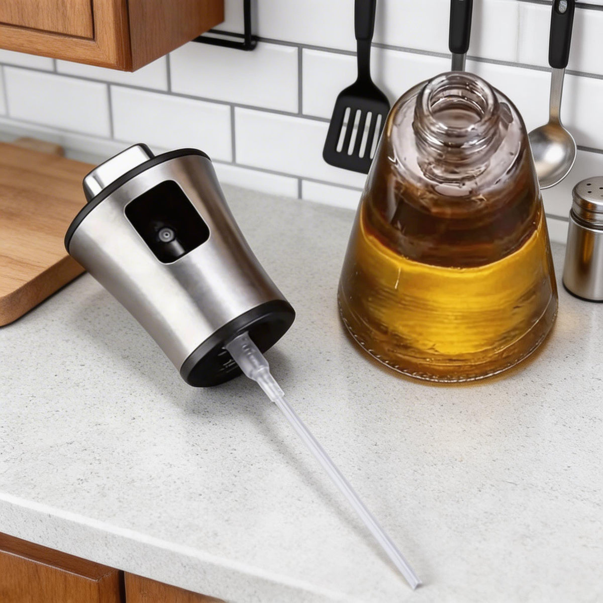 Modern Stainless Steel Olive Oil Spray Bottle – Fine Mist Nozzle & Transparent Vessel