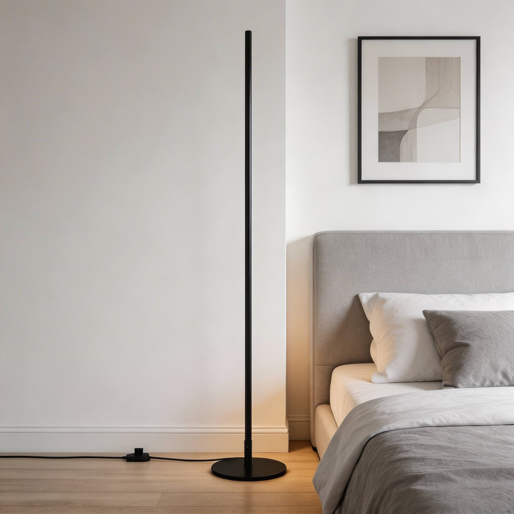 Modern Industrial Floor Lamp — Adjustable Height, Metal, LED Lighting