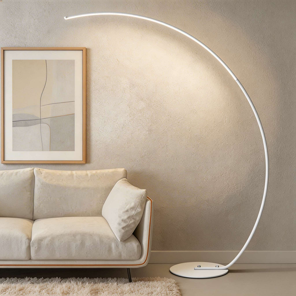 Modern Adjustable Metal Floor Lamp — Extendable Pole Design