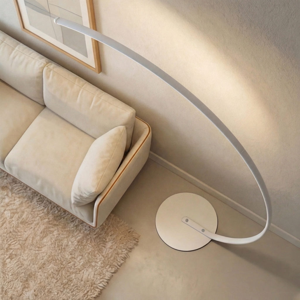 Modern Adjustable Metal Floor Lamp — Extendable Pole Design