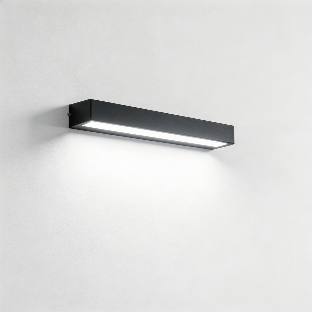 Modern Outdoor Wall Light — Linear Mount, Waterproof Aluminum LED, Adjustable Color Temperature
