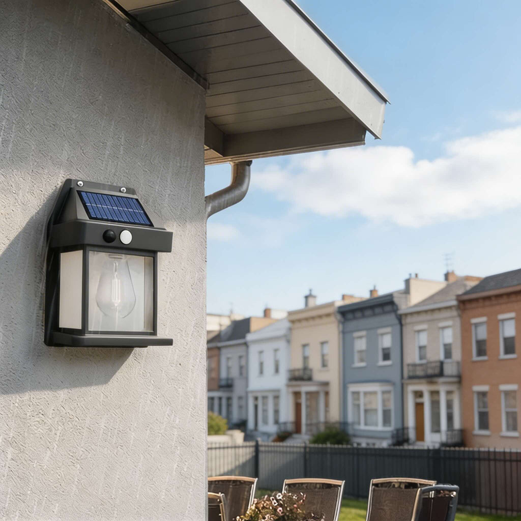 Soldriven utomhusvägglampa — rörelsesensor, vattentätt ABS-hölje, justerbara lägen, matt svart