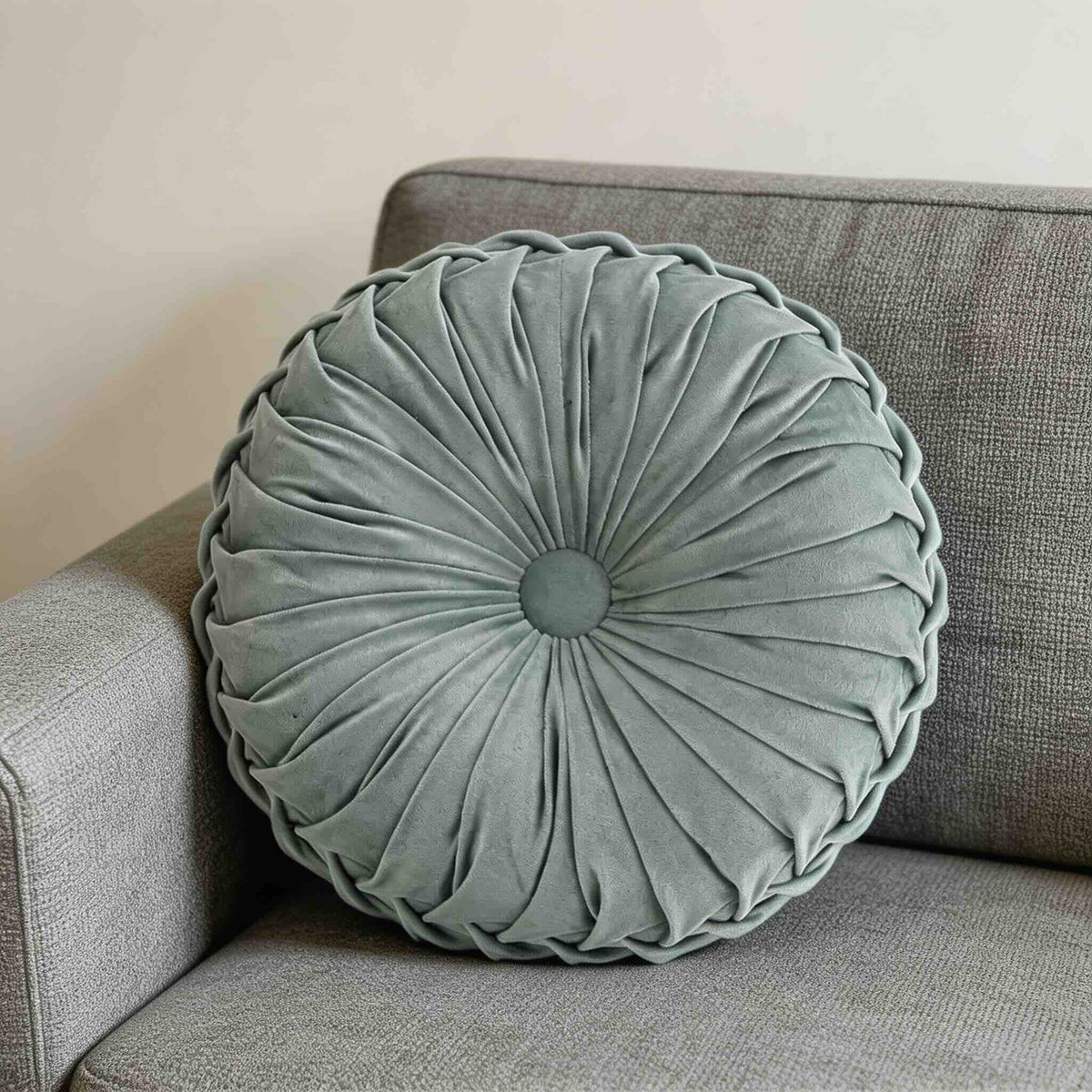 Cojín lumbar moderno de terciopelo — Cuadrado de 13.8 pulgadas, diseño plisado en 3D