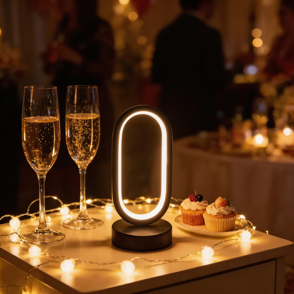 مصباح مكتب LED صغير وعصري — يعمل عبر USB، تحكم باللمس، هيكل معدني، ثلاثة أوضاع للألوان